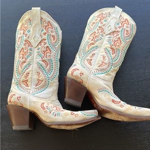 Corral boots